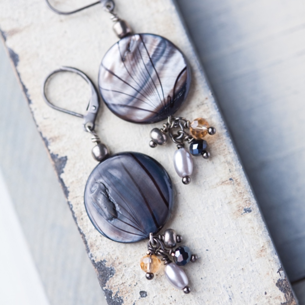 NEW Grey Shell Earring Pearl Handmade